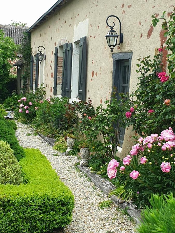 Hotel Domaine De La Crapaudine Rosnay  Exterior foto